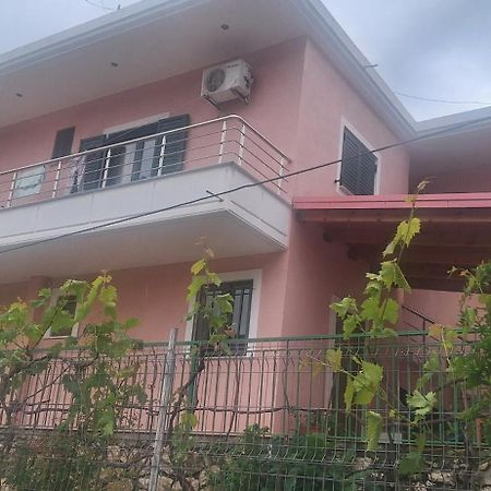 Amalias Room Himarë Dış mekan fotoğraf